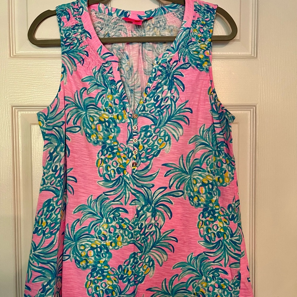 EUC Lilly Pulitzer Pelican Pink Beat The Heat Essie top